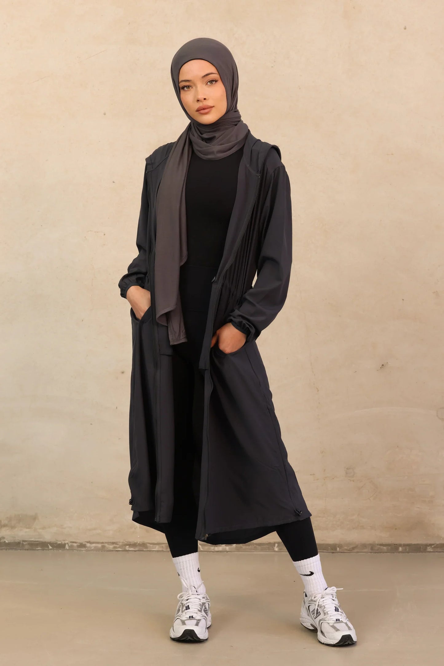 Veste Longue ActiveFit avec Capuche – Noir & Gris
