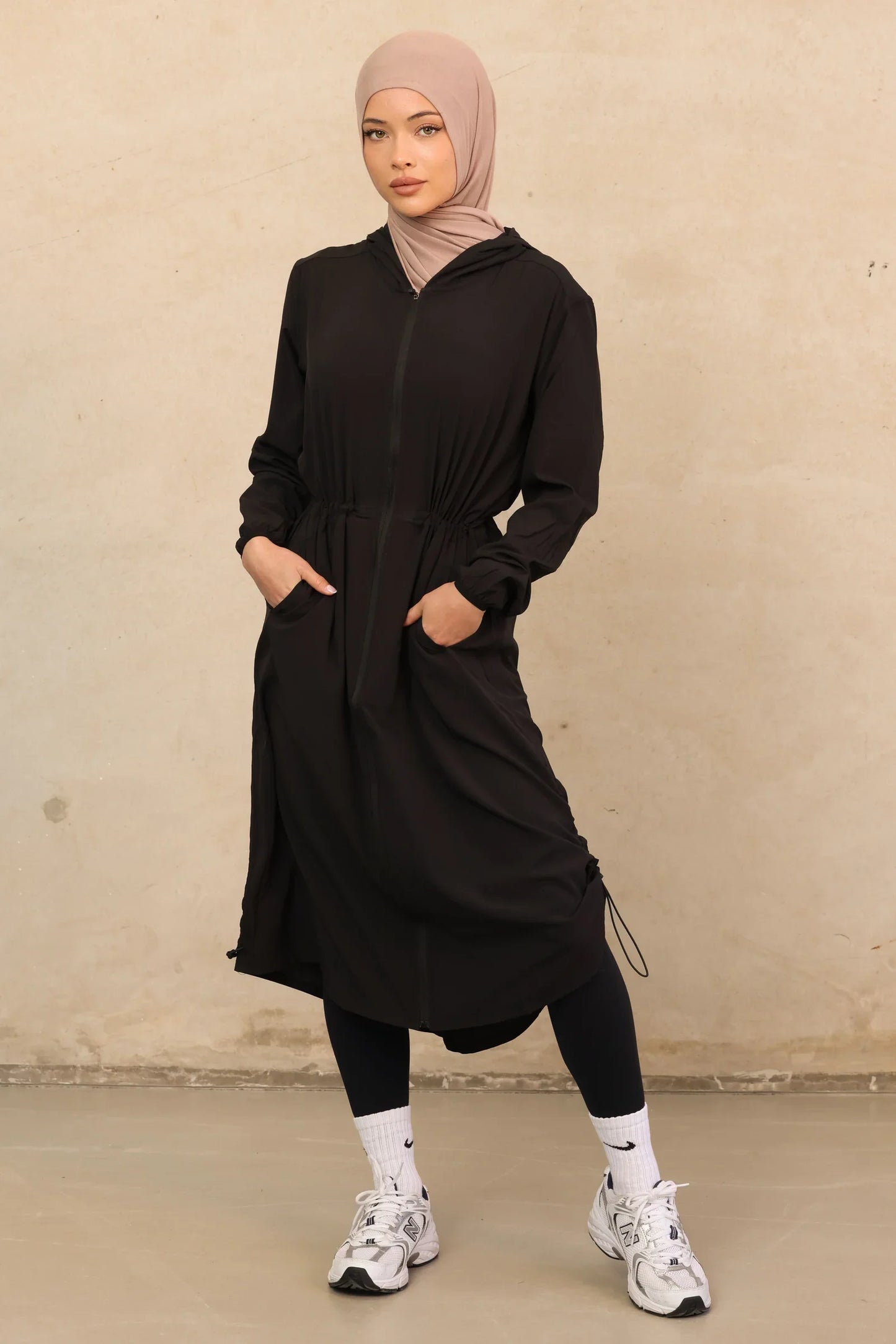 Veste Longue ActiveFit avec Capuche – Noir & Gris