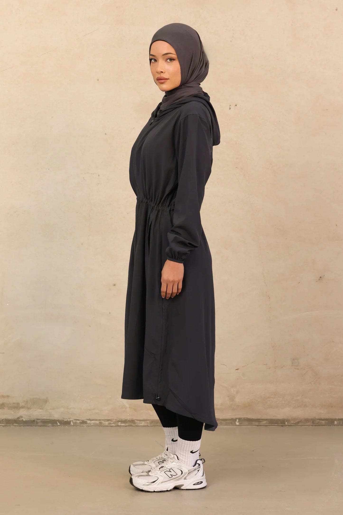 Veste Longue ActiveFit avec Capuche – Noir & Gris