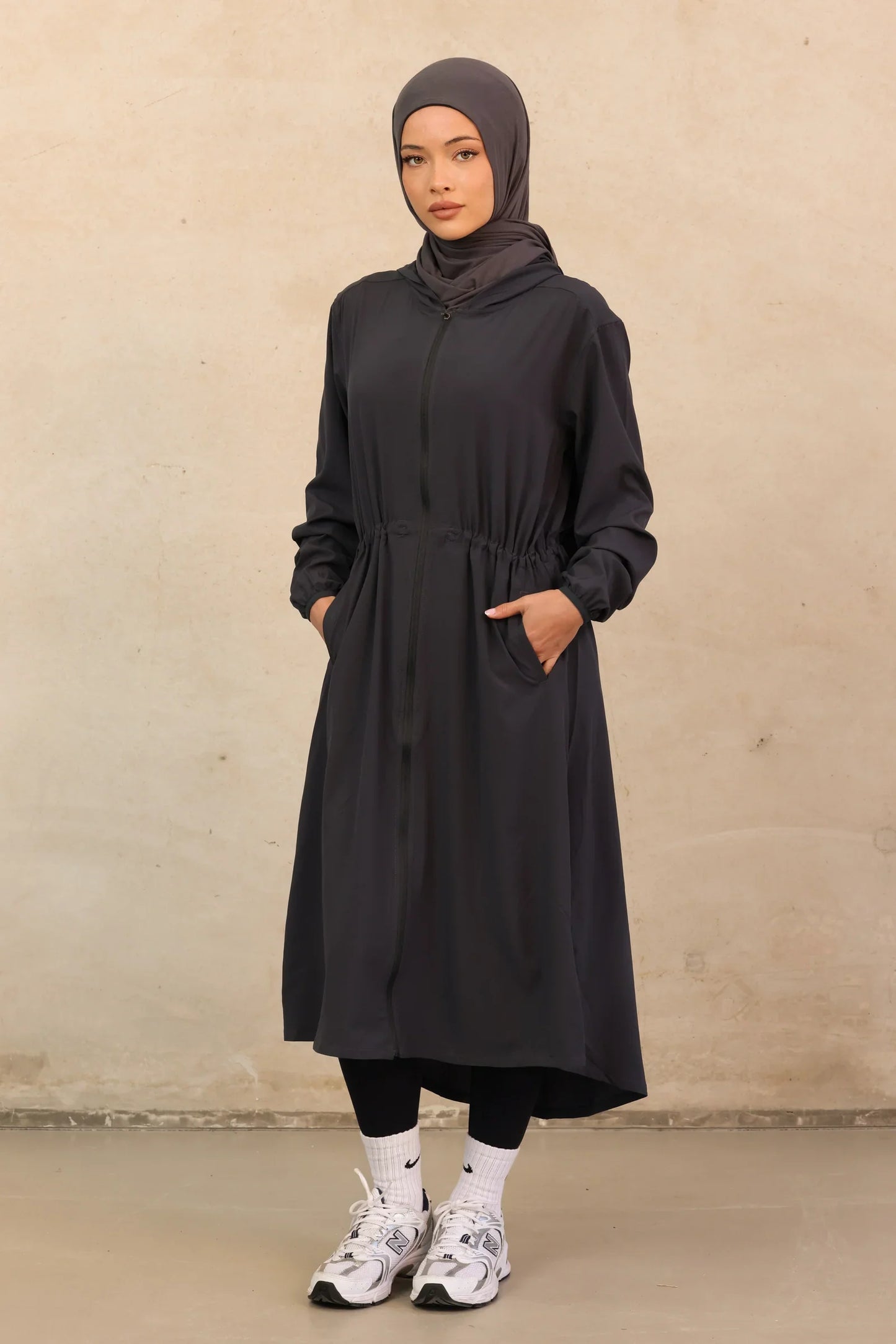 Veste Longue ActiveFit avec Capuche – Noir & Gris